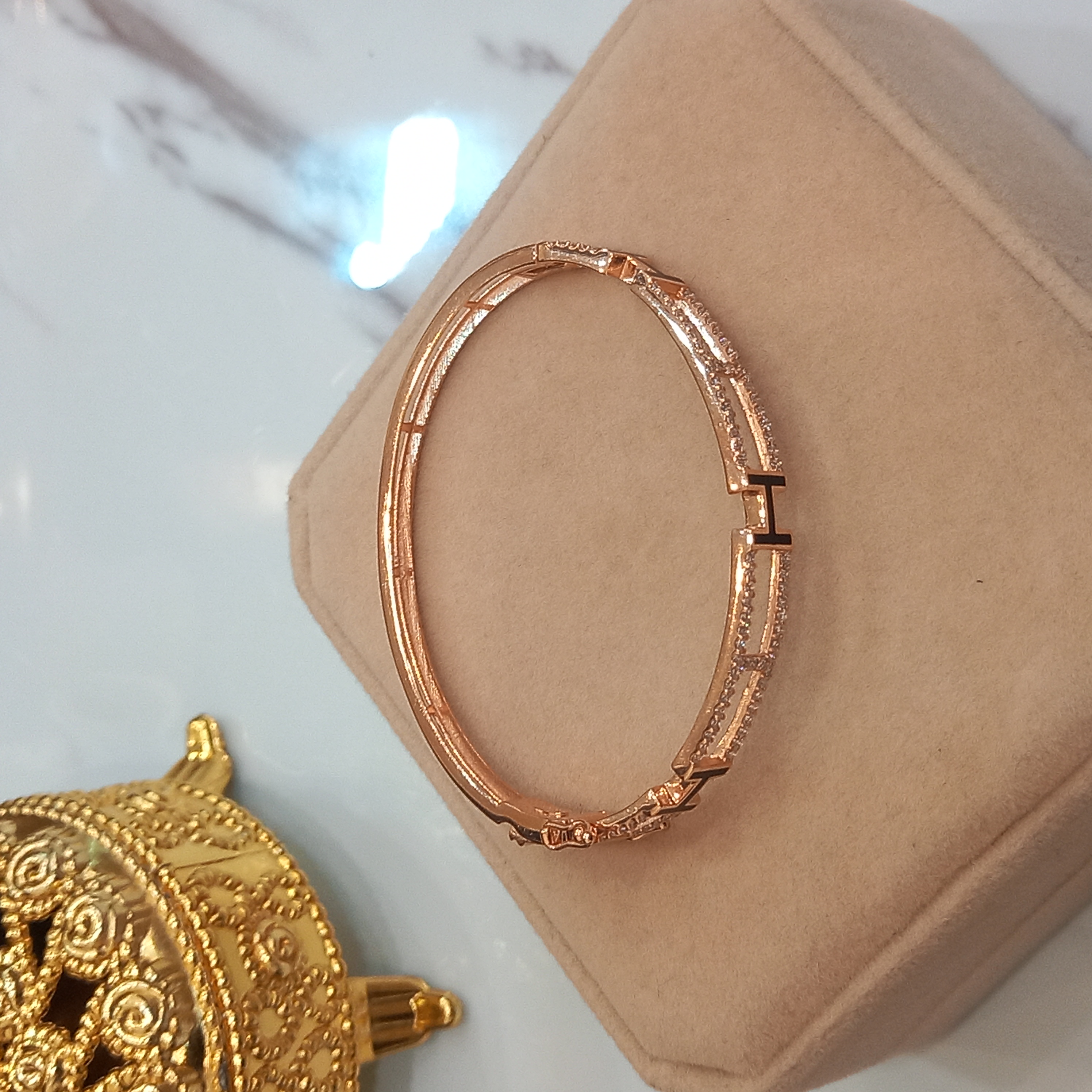 Gelang Bulat